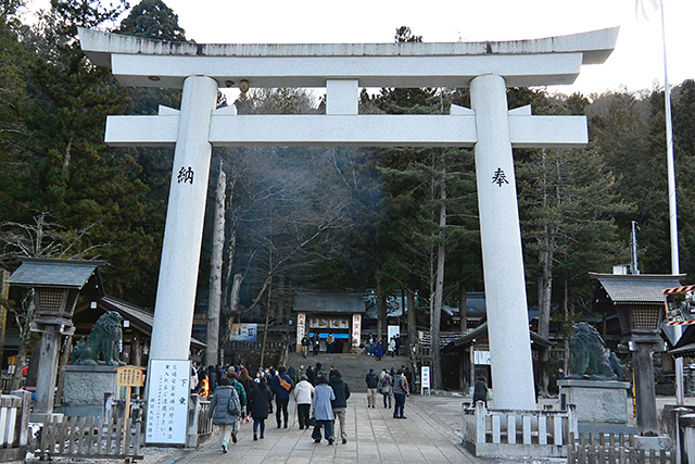 諏訪大社・本宮