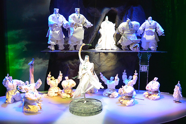 「おかげ横丁」神話の館