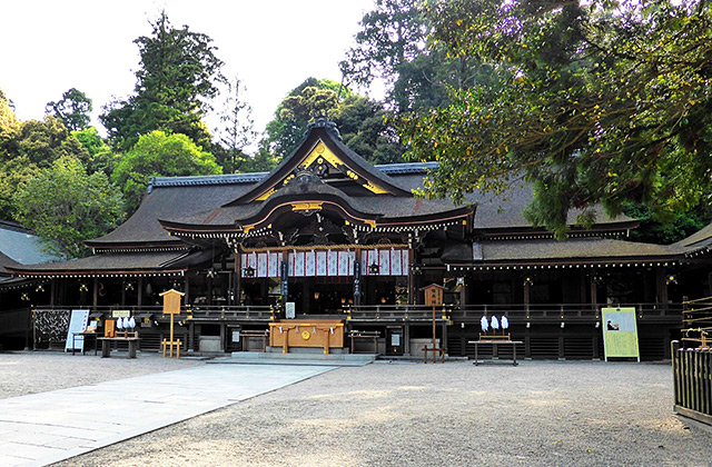 大神神社・拝殿